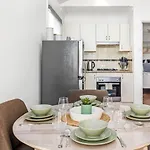 Rothery Escape - A Cosy Coastal Cottage
